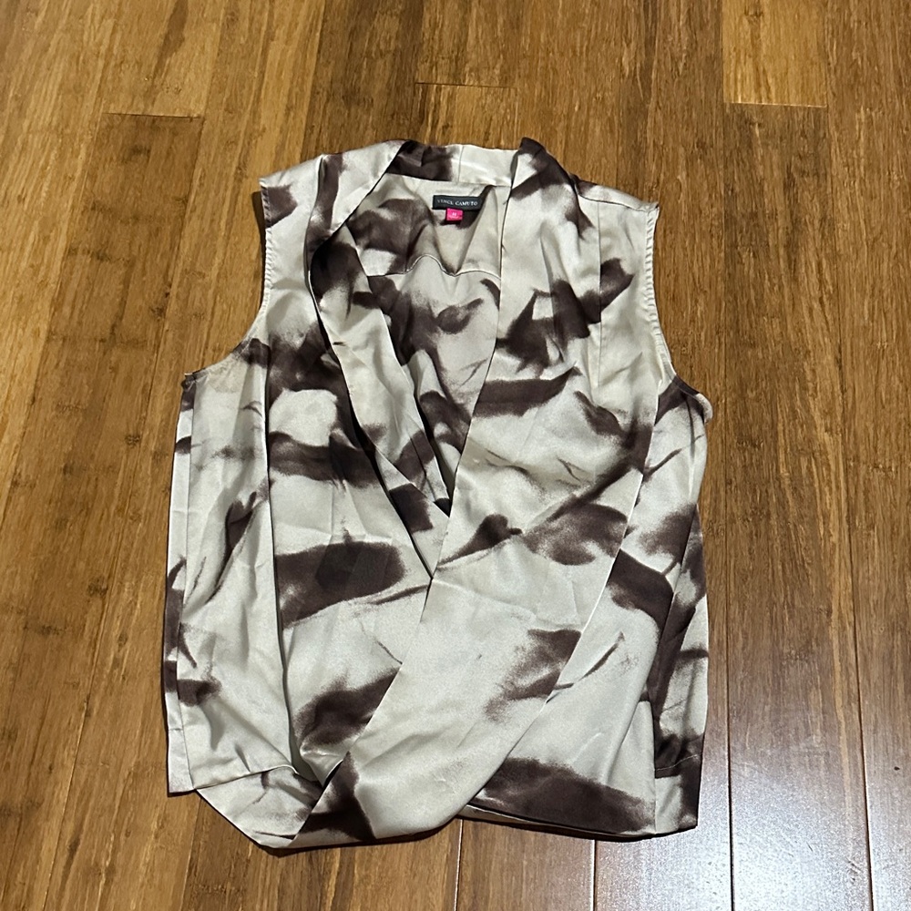 LAST CHANCE: Vince Camuto Abstract Brown and Cream Sleeveless Blouse